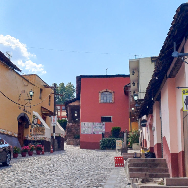 michoacán-arquitectura-gastronomía-tradición-calles