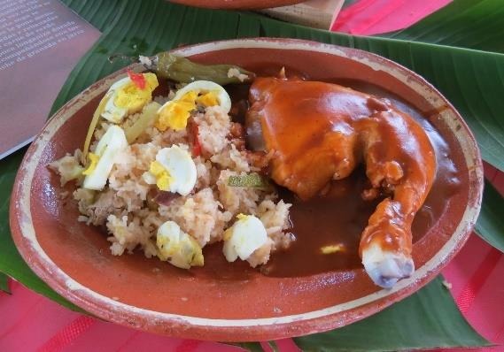 sopa-mole-tuxpan-pueblo-fiesta-eterna