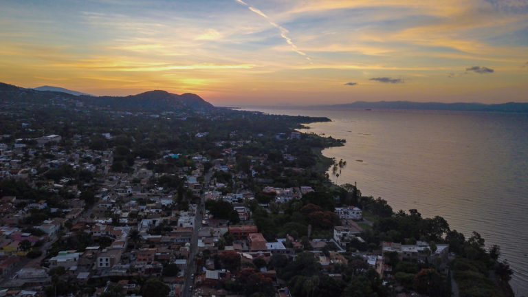 artesanias-de-jalisco-ajijic-pueblo-magico