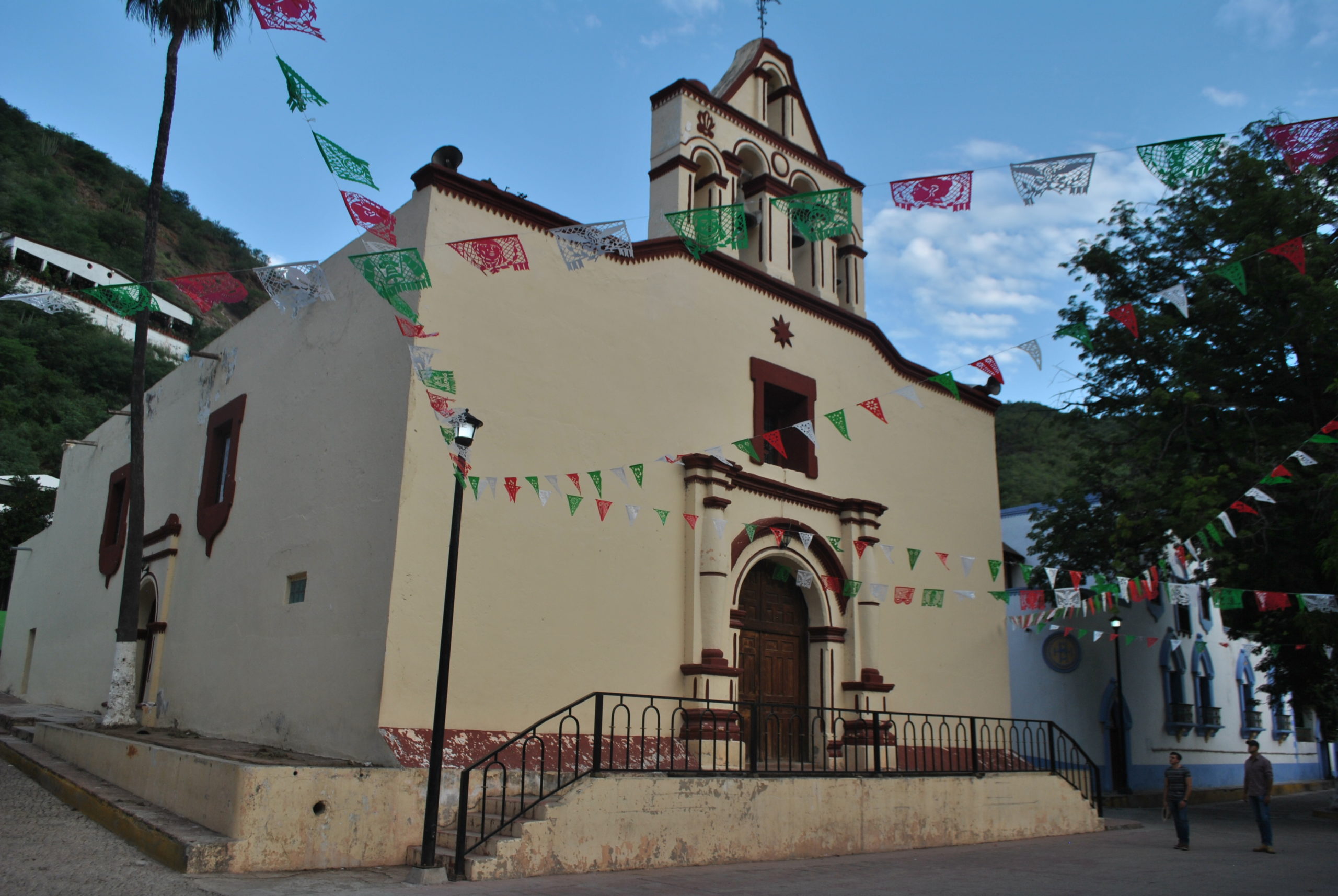 batopilas pueblo mágico chihuahua iglesia