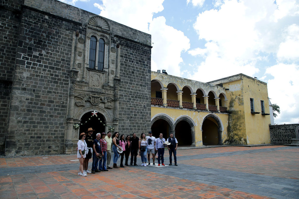 Foto grupal de recuerdo en el Ex Convento de Calpan