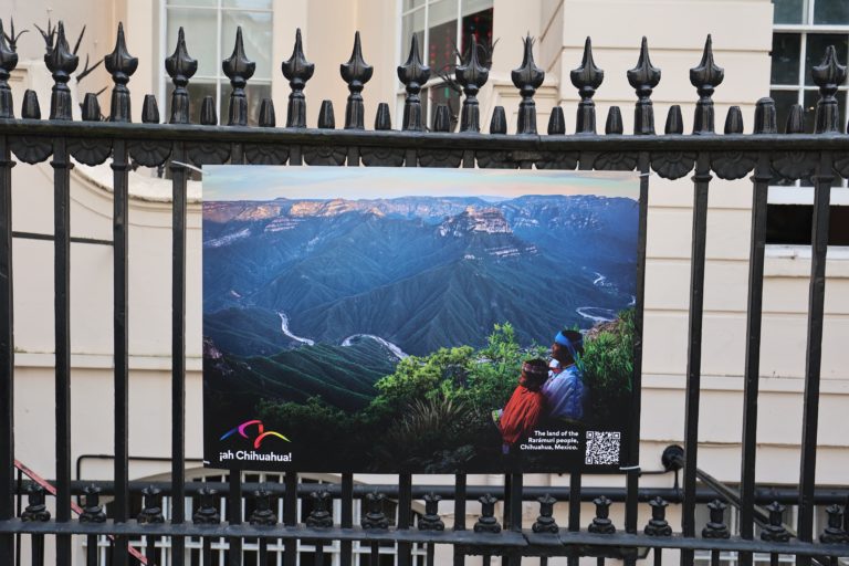 londres-exhiben-atractivos-en-chihuahua-calles