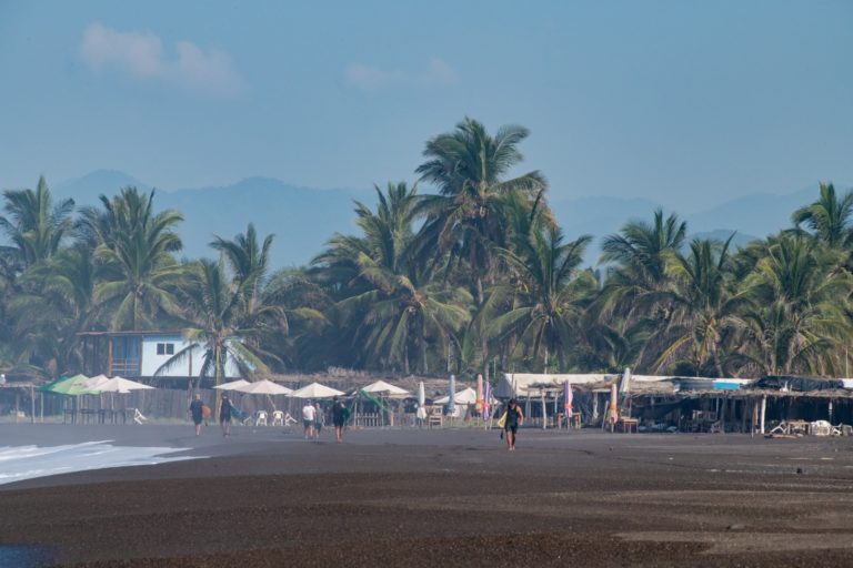 playa-surf-boca-de-pascuales-colima