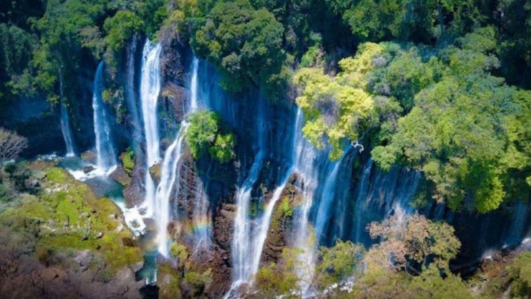 Chorros del Varal: cruza un puente colgante, observa aves y más