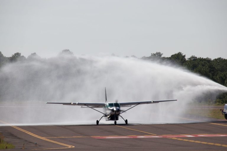 Aterrizan por primera vez en Aeropuerto Barrancas del Cobre