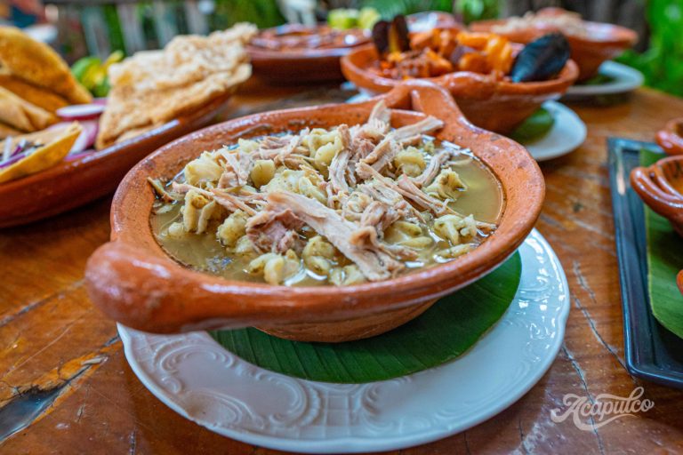 Pozole guerrerense: un platillo para disfrutar en estas Fiestas Patrias