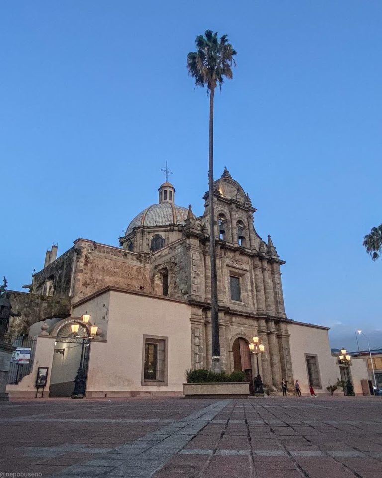 dia-de-muertos-enrosos-jalisco-iglesia