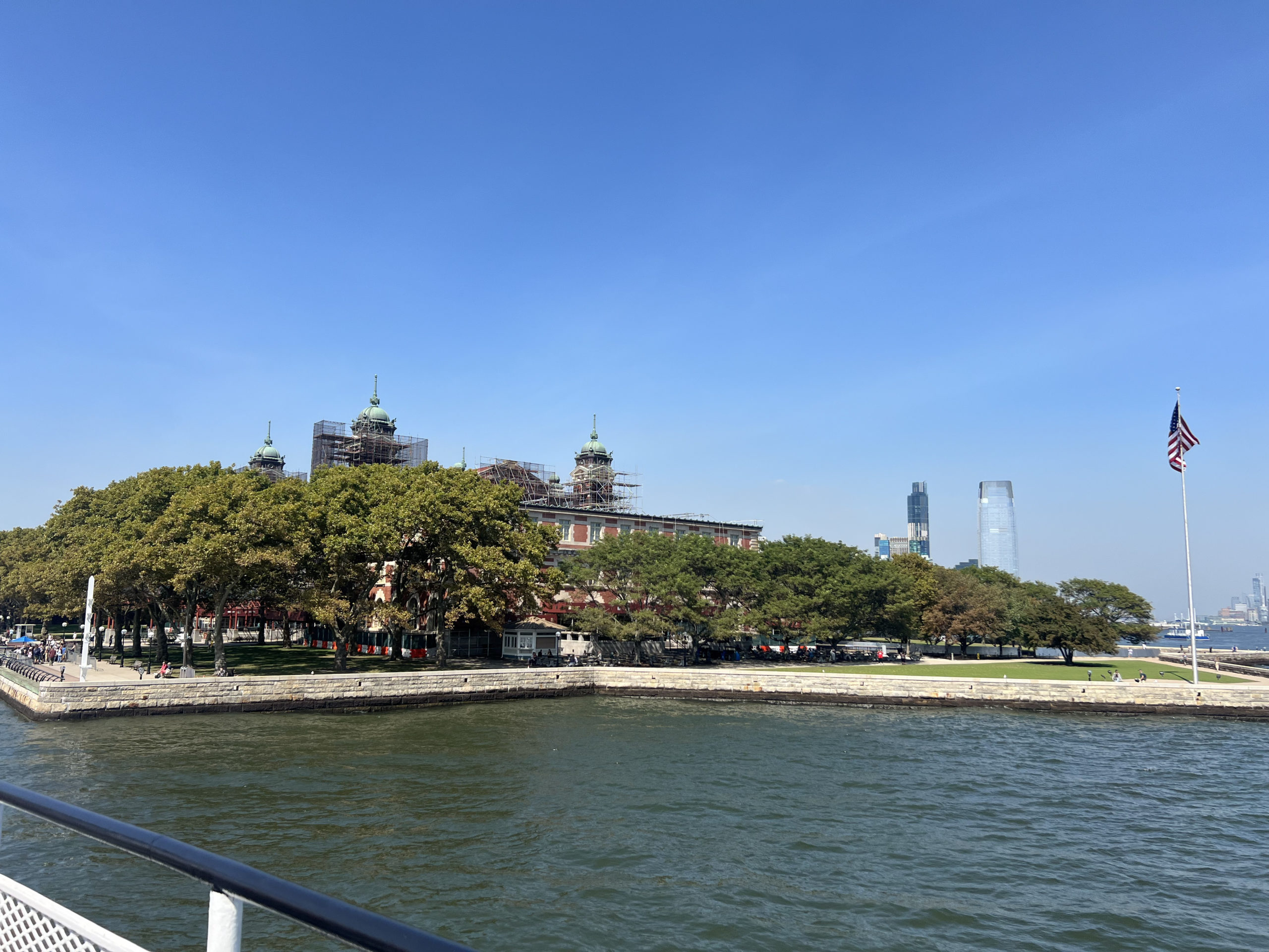 estatua de la libertad atractivos cercanos