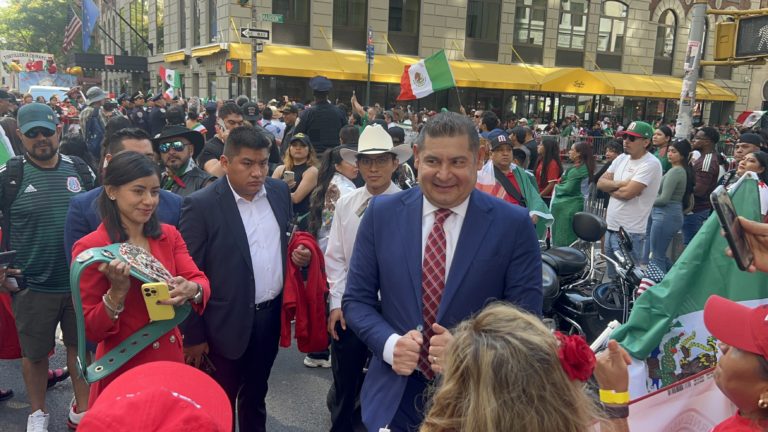 grito-en-times-square-alejandro-armenta