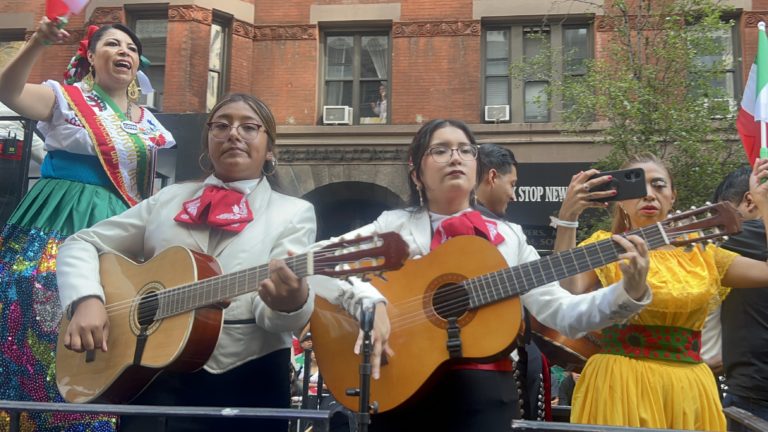 grito-en-times-square-mariachi-musica