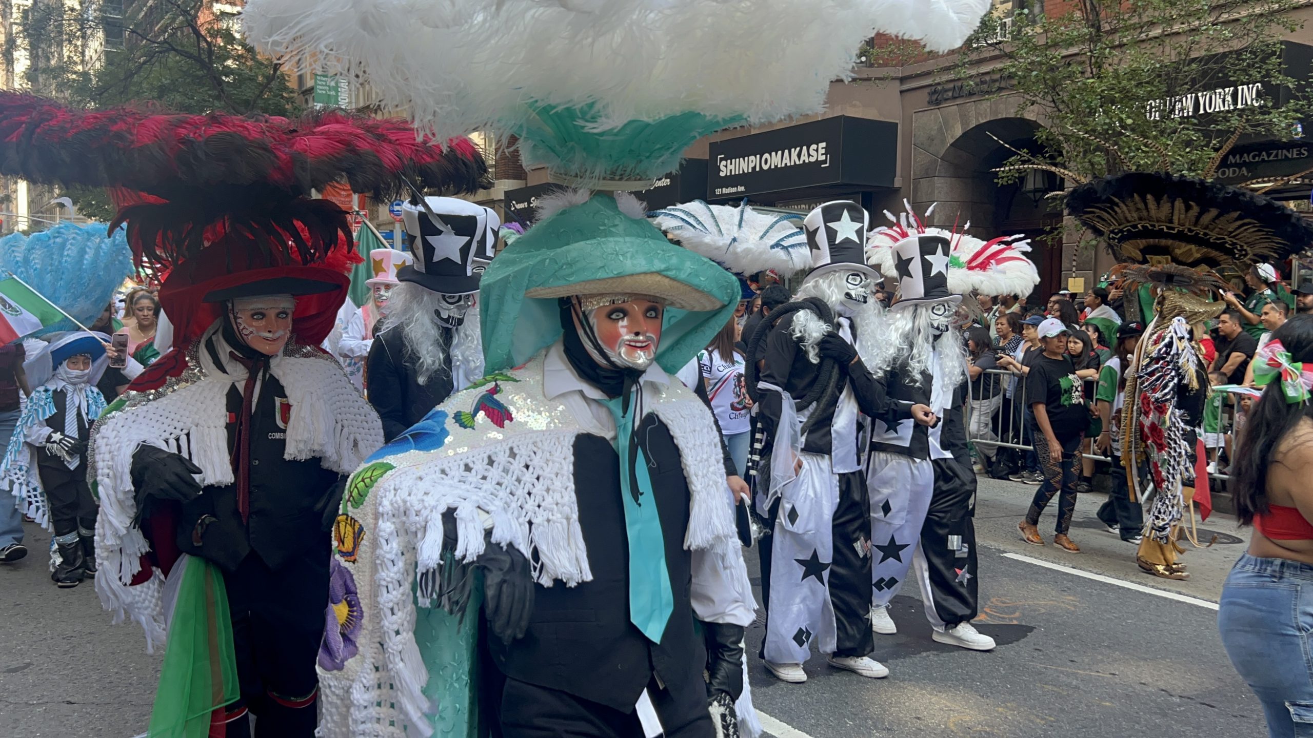 trajes tipicos grito en times square