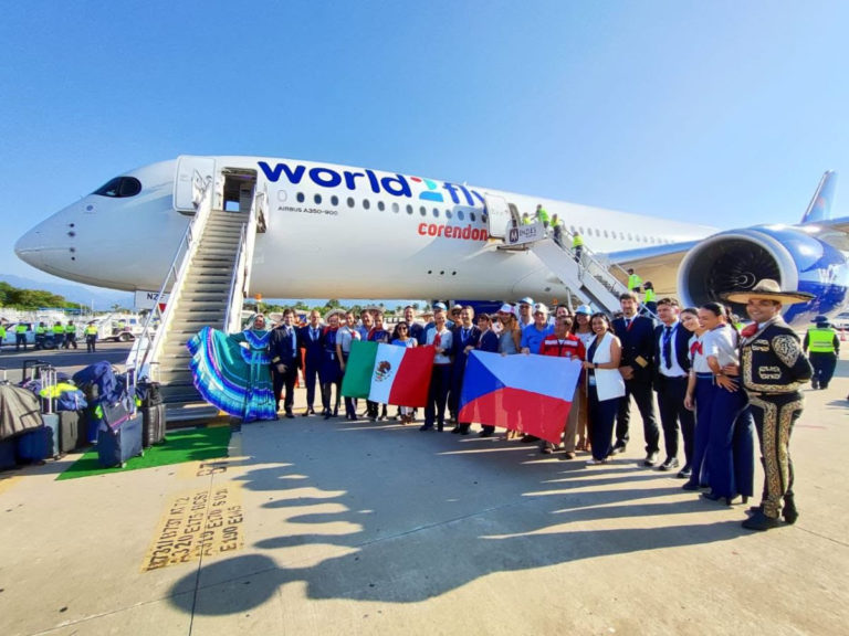 Puerto Vallarta inaugura vuelo a Praga