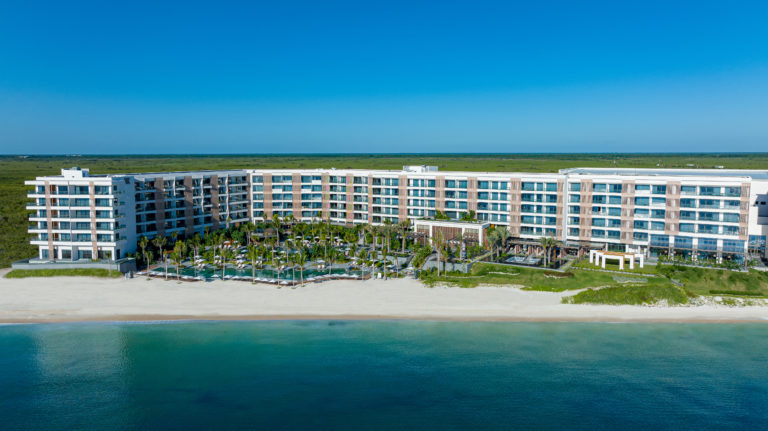 Waldorf Astoria Cancún festeja dos años como referente de lujo en el Caribe Mexicano