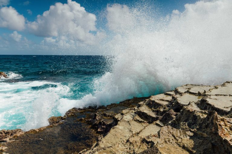 Aruba: sumérgete en sus playas paradisiacas y explora sus atractivos