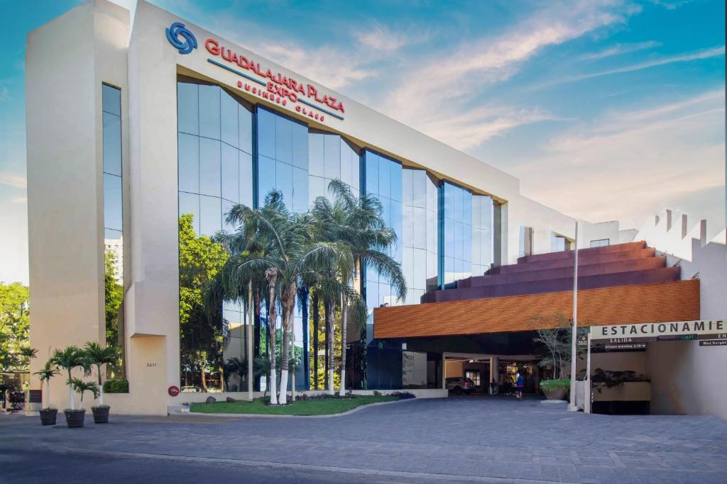 hoteles de guadalajara plaza expo