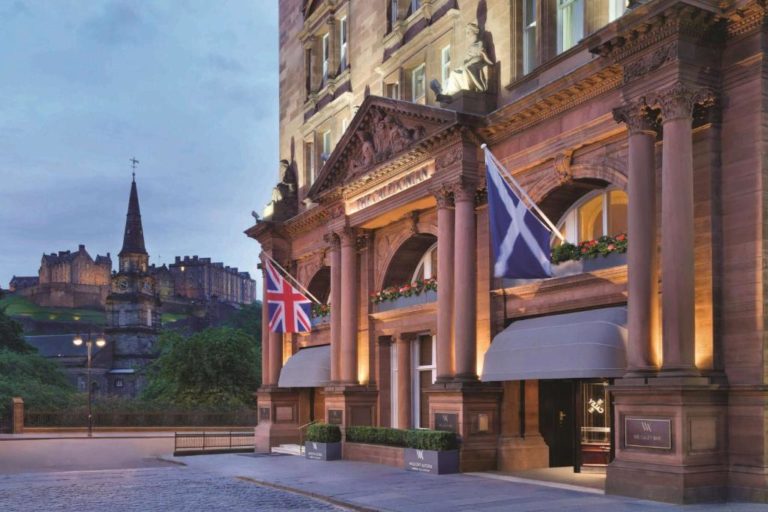 turismo-en-edimburgo-hotel-caledonian