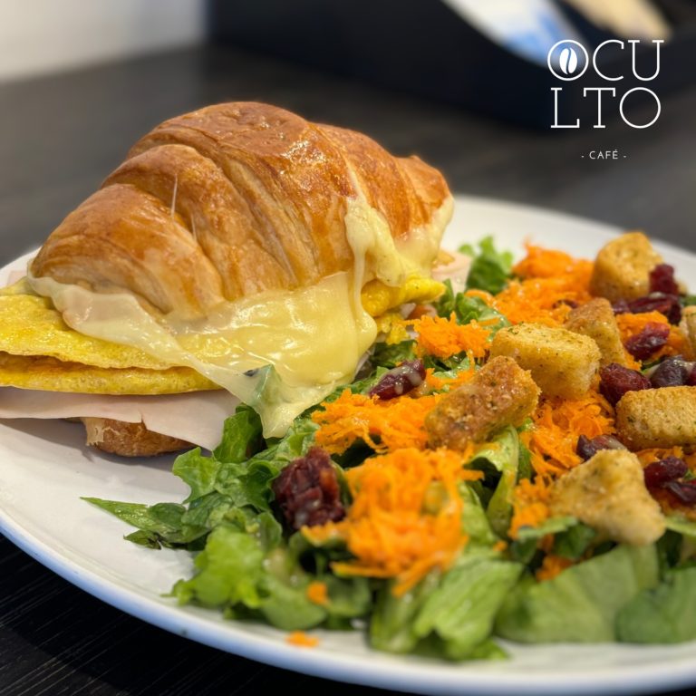 oculto-cafe-croissant