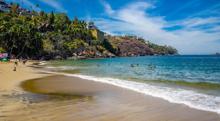 playa-la-Audiencia-orilla