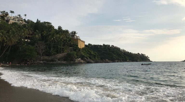 playa-la-Audiencia-orilla-colima