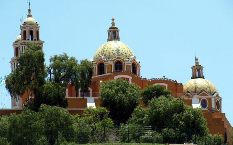 Iglesia de Santa María Tonantzintla: un templo donde podrás ver arte barroco indígena