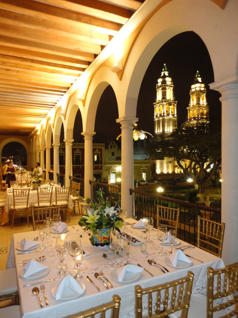 cena-portales-qué-hacer-en-campeche