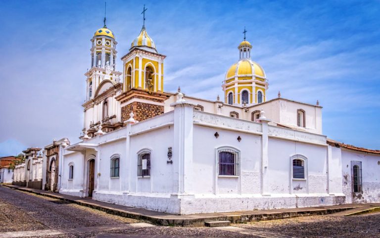 Pactan alianza cultural y turística entre Comala y San Sebastián del Oeste