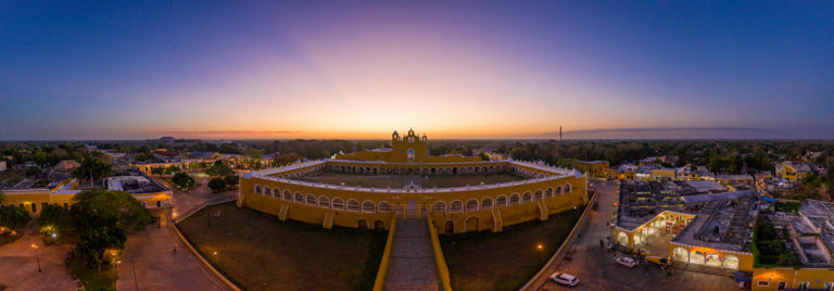 izamal-lugares-en-yucatán-pareja