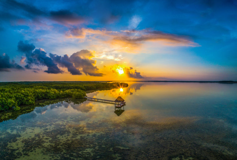 lugares-en-yucatán-pareja-rio-lagartos