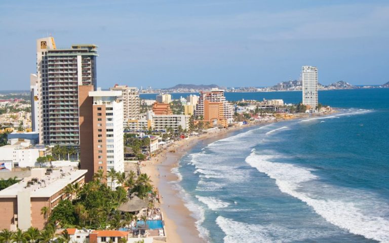 Qué hacer en Mazatlán: turismo extremo, gastronomía e historia