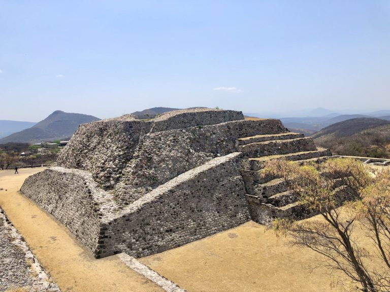 zona-arqueológica-de-xochicalco-mexico-morelos