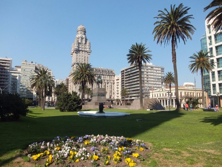 Dónde-ir-plaza-independencia-monte-video-