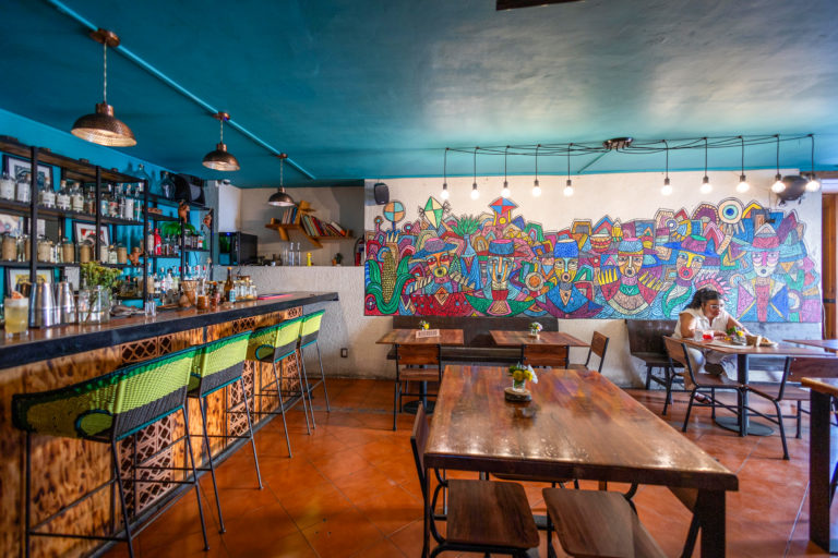 el-tendajón-coctelería-sabores-instalaciones