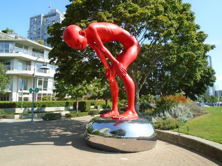 escultura-de-la-juventud-vancouver