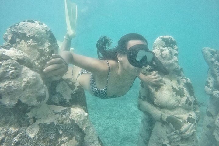 jason-Estatua-submarina-en-indonesia