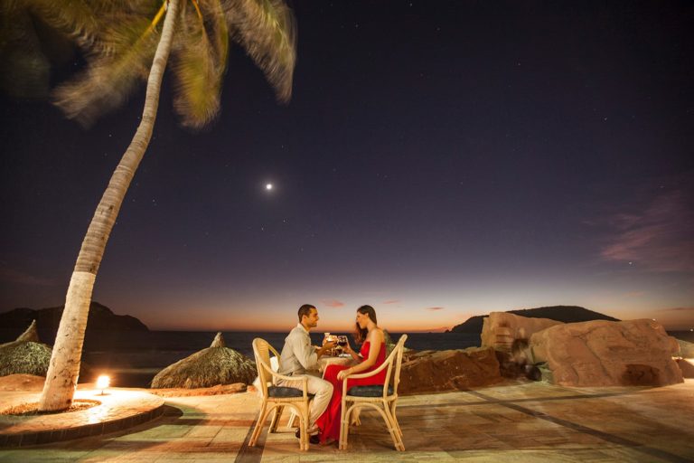 Bodas frente al mar y magia colonial: Mazatlán te espera