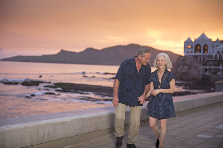 mazatlán-turismo-de-romance-malecón