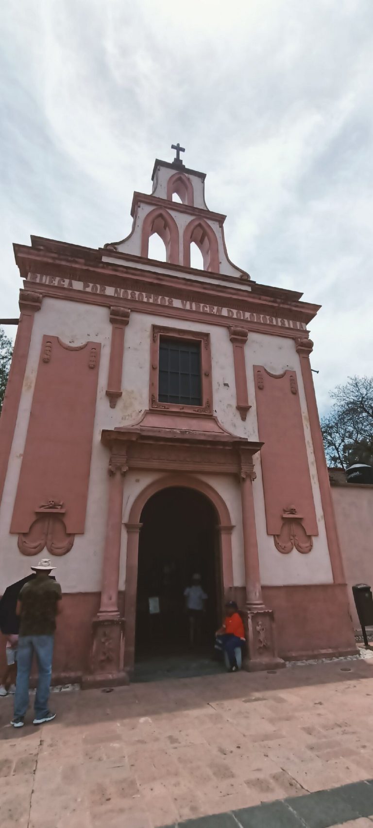 panteon-de-los-queretanos-mexico