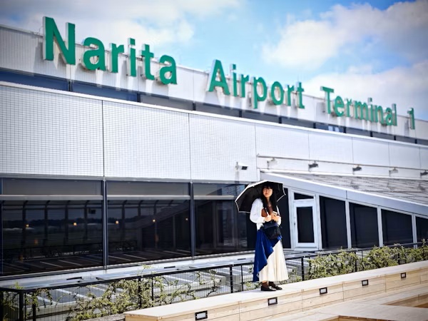 photo-1722946545041-61ca444a40b1