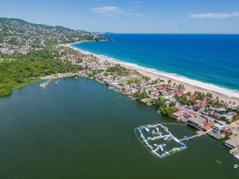 pie-de-la-cuesta-acapulco-playa