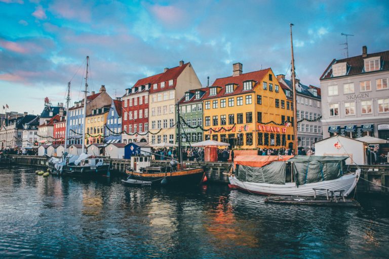 Turismo en Copenhague: calles, canales y lugares icónicos