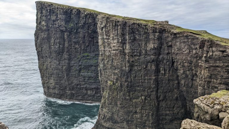 Lago-Sørvágsvatn-vikingos-turismo