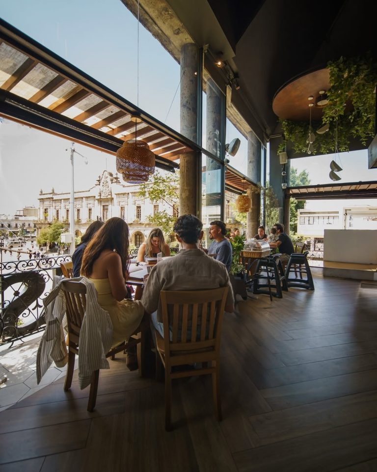 Los Ilustres (1)_1_11zon