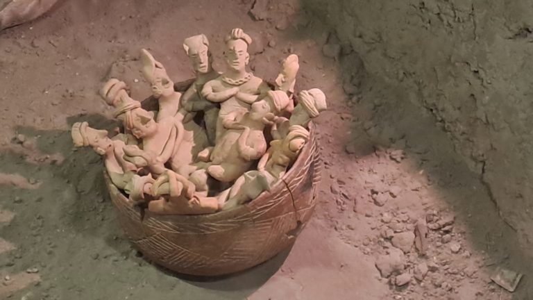 Perros, tumbas y rituales: el lado místico de Colima