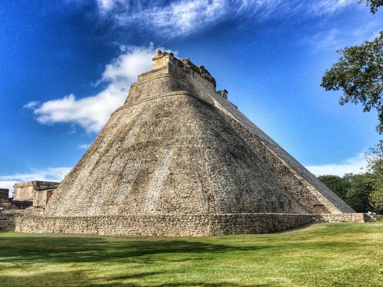 Uxmal-méxico-turismo-piramides