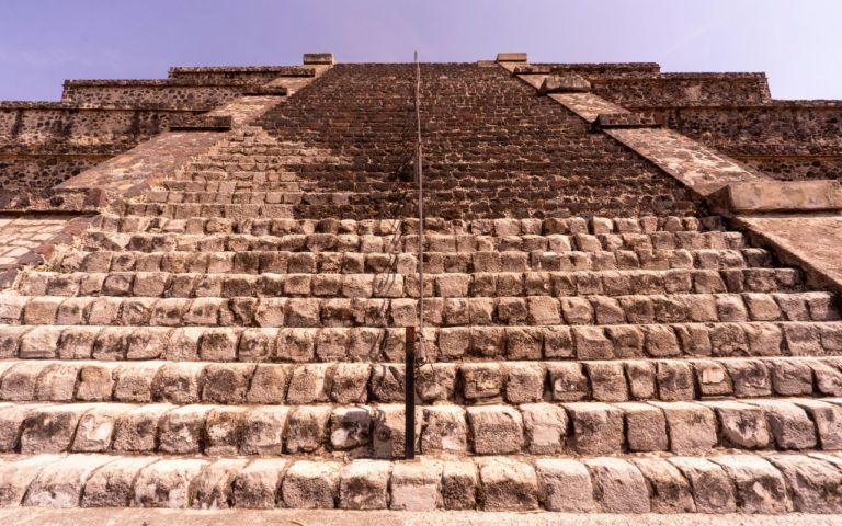 Aventúrate en la Zona Arqueológica Chacchoben y sus templos antiguos