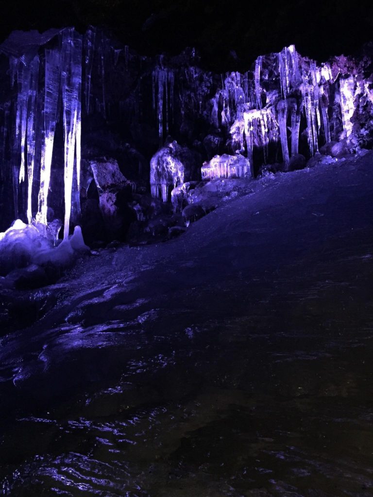 cueva-del-hielo-japon-turismo