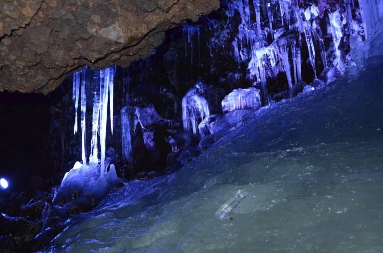 cueva-del-hielo-japon-viaje