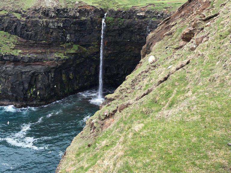 mulafossur-noruega-turismo-vikingos