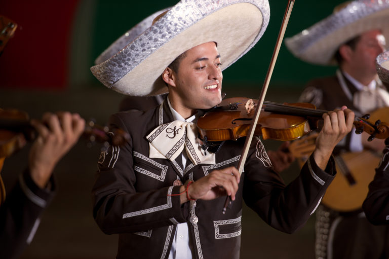 Vive el Festival “Al Calor del Mariachi 2025” en Chapala