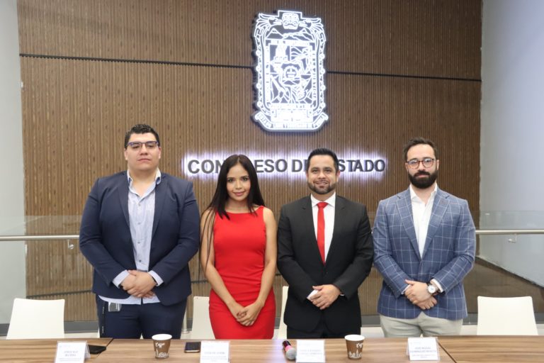 Impulsa diputado Jaime Aurioles inclusión de la industria local del vestido al mercado digital